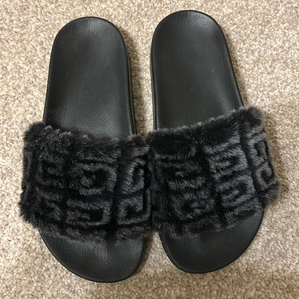 Givenchy 4G fur trim slides